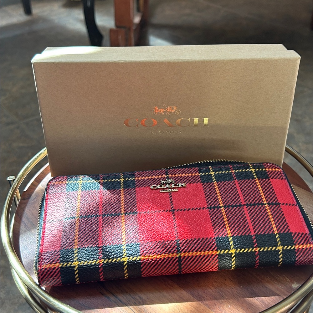 COACH style with the Boxed Slim Accordion Zip Wallet. Black/Red/orange, NWT - Picture 11 of 13